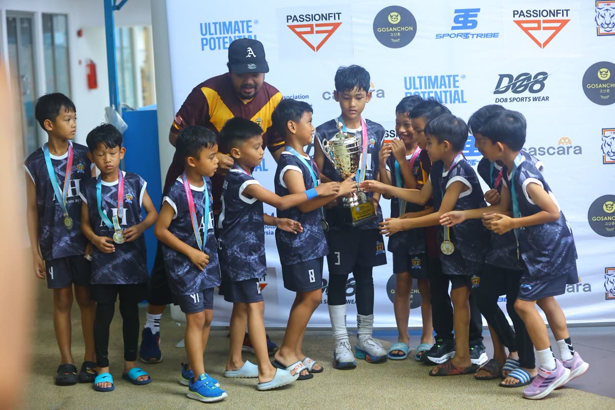 Space U8 prize giving photo 1