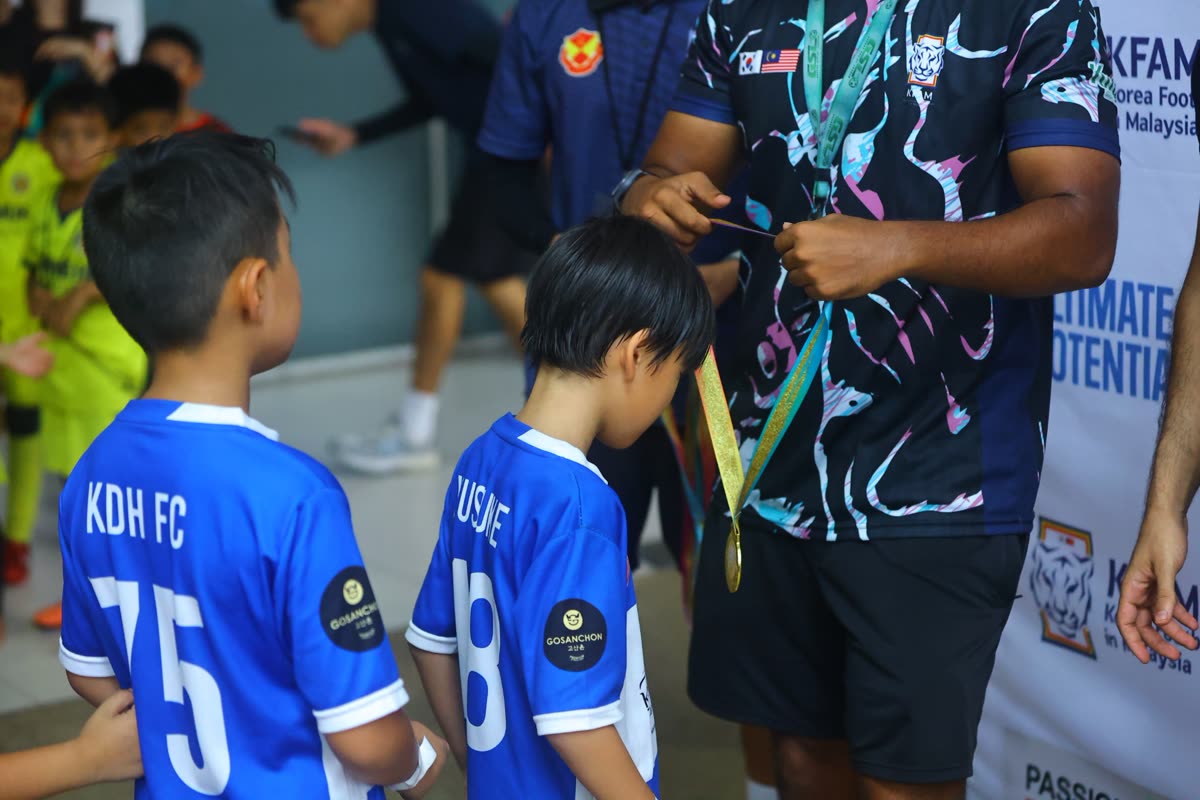 Space U8 prize giving photo 3