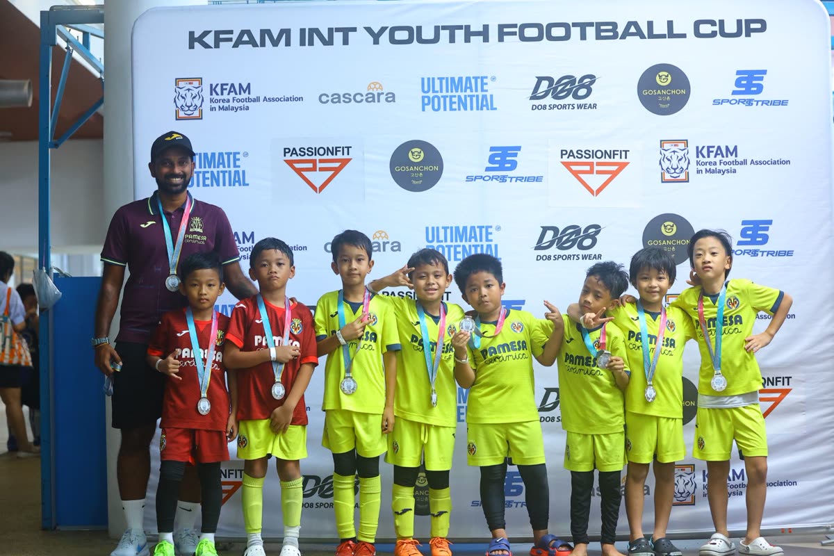 Space U8 prize giving photo 8