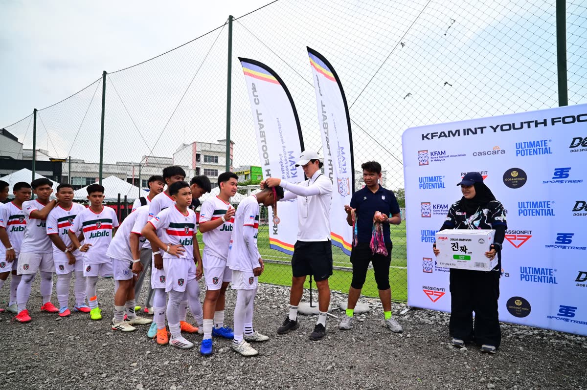 XFOX prize giving photo 2